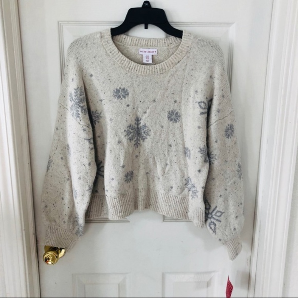 NWT YET AGAIN cream snowflake fair Isle winter half cropped sweater size medium